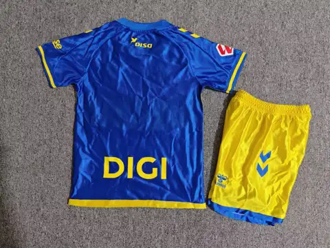 Las Palmas away children's kit — 2026/27