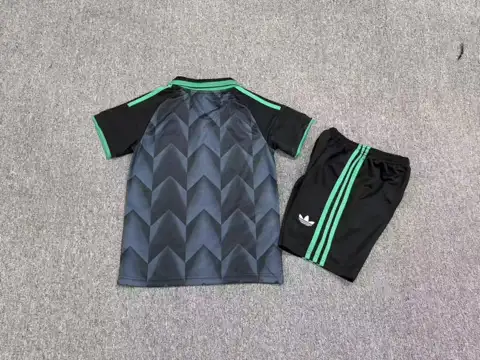 Lens away children's kit — 2026/27