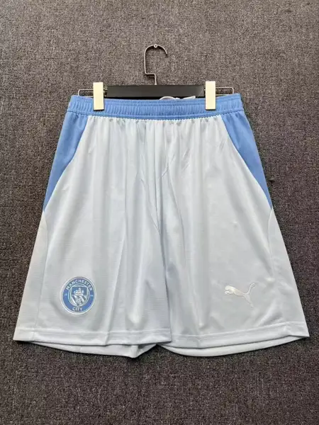 Man united home shorts — 2026/27