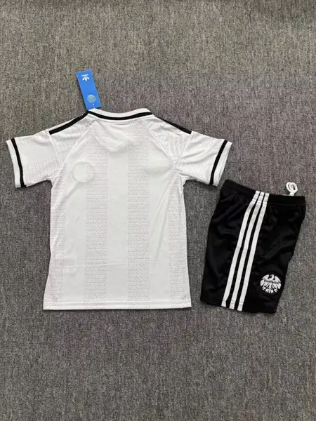 Frankfurt away children's kit — 2026/27