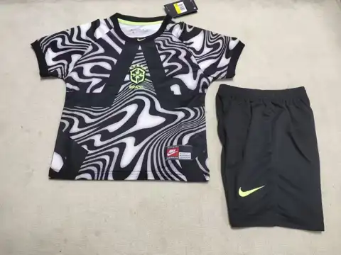 Brazil goalkeeper children's kit — 2026/27