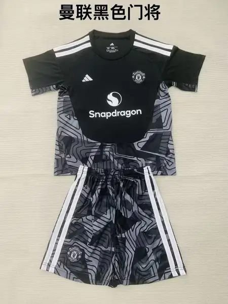 Man united goalkeeper adult _ kid kits 26_ — 2026/27