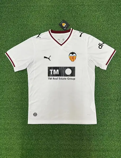 Valencia home — 2026/27