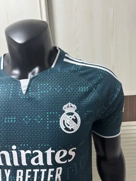 Real Madrid away player version — 2026/27