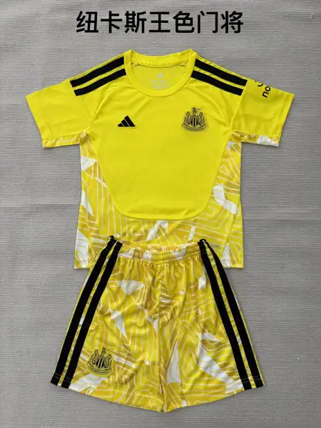 Kids Newcastle Yellow Goalkeeper Adult Set, Chi — 2026/27