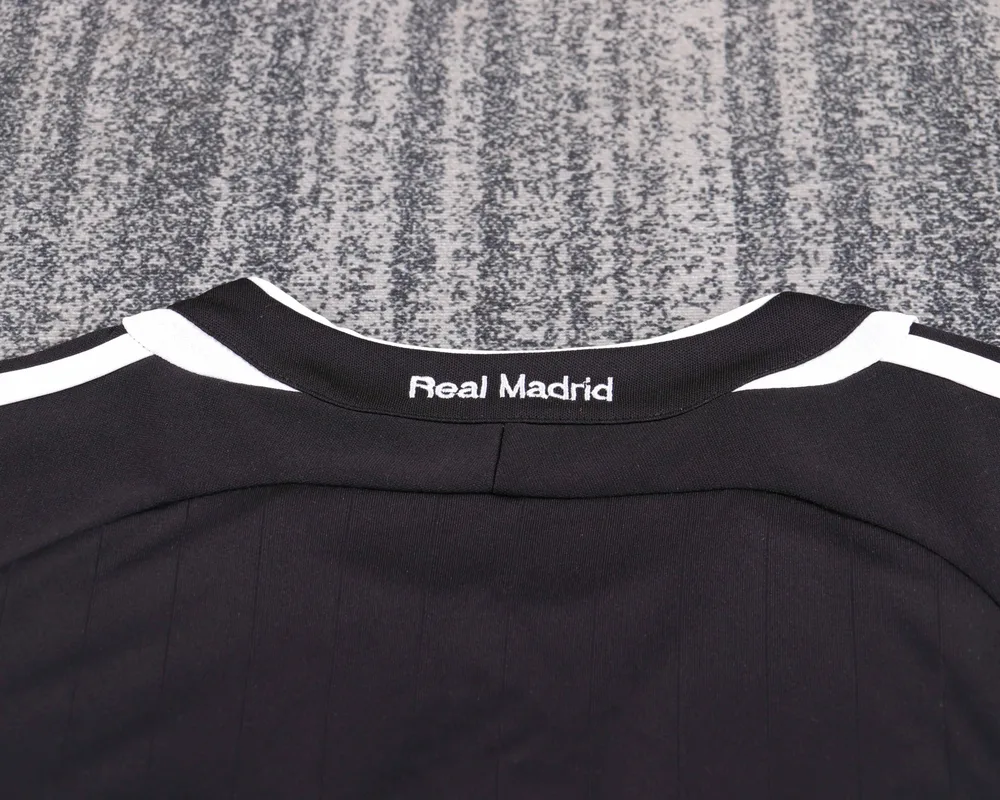 Real Madrid 2006-2007 Retro Real Madrid Third Away Football Shirt Kids Size 2006/2007 — 4