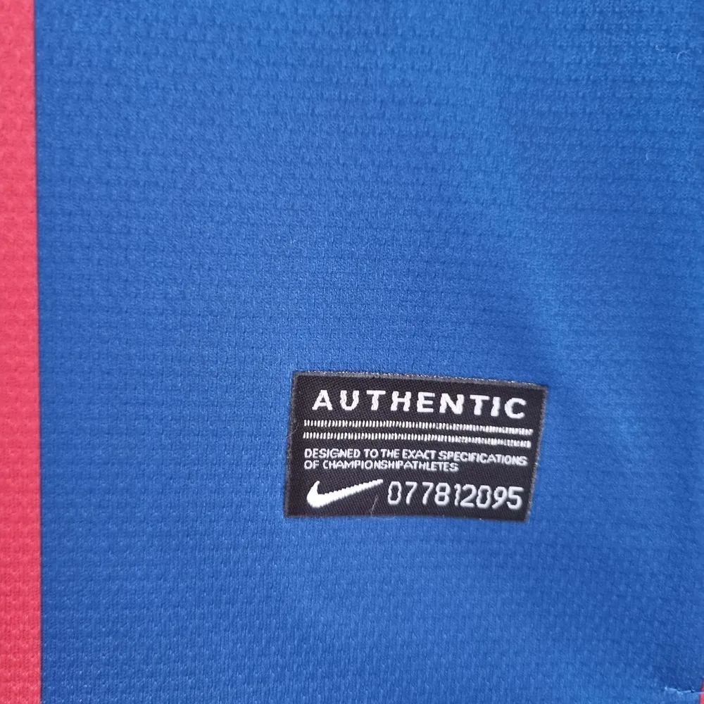 Barcelona 2010/2011 Retro Long Sleeve Barcelona Home Football Shirt 2010/2011 — 12