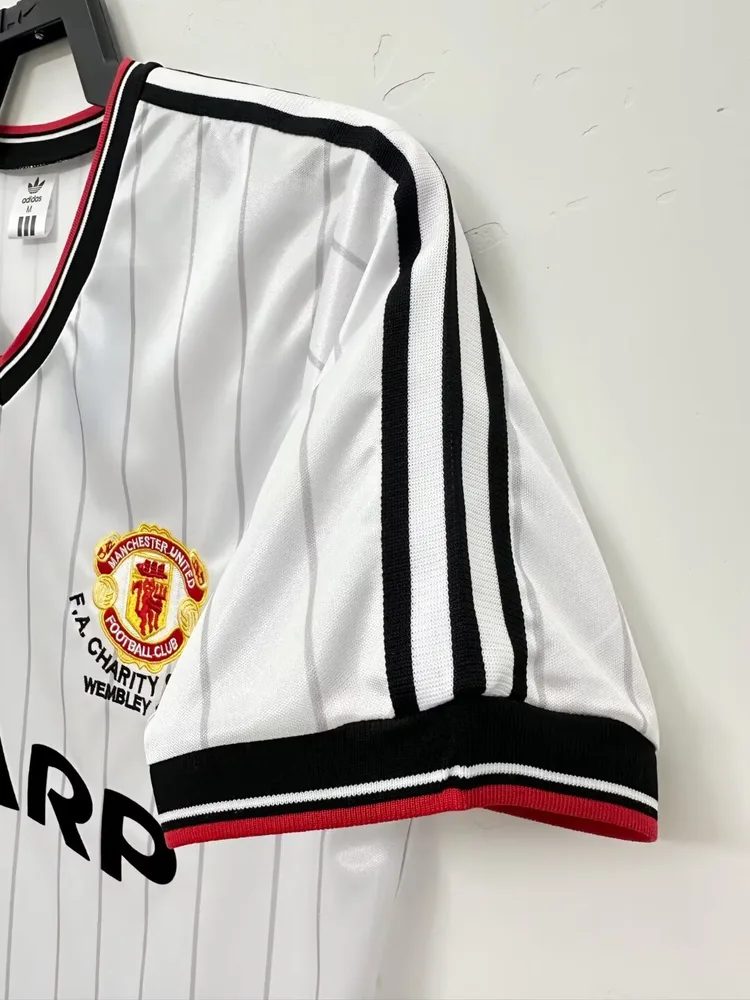 Manchester United 1983/1984 Retro Manchester United Away Football Shirt 1983/1984 — 4