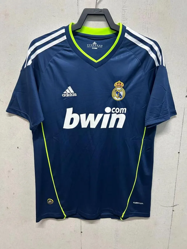 Real Madrid 2010/2011 Retro Real Madrid Away Football Shirt 2010/2011