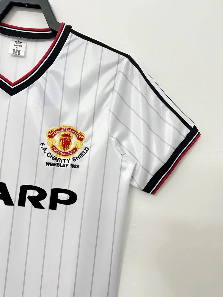 Manchester United 1983/1984 Retro Manchester United Away Football Shirt 1983/1984 — 8