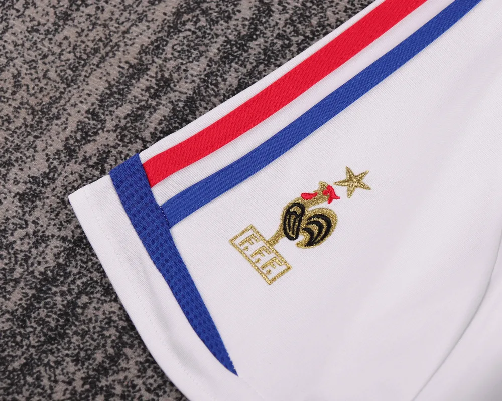 France 2006 Retro France Away Football Shirt Kids Size 2006 — 12