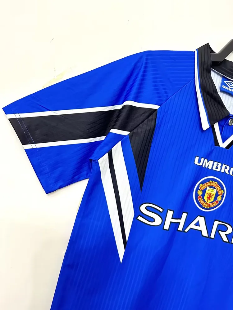 Manchester United 1996/1998 Retro Manchester United Third Away Football Shirt 1996/1998 — 4