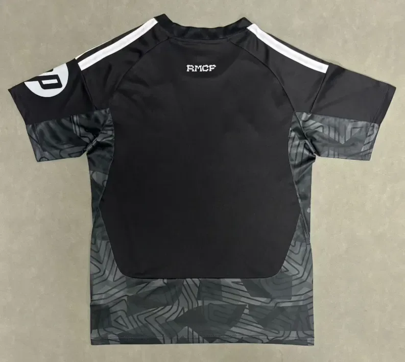 Real Madrid 2026/2027 Real Madrid Goalkeeper Football Jersey 2026/27 — 2