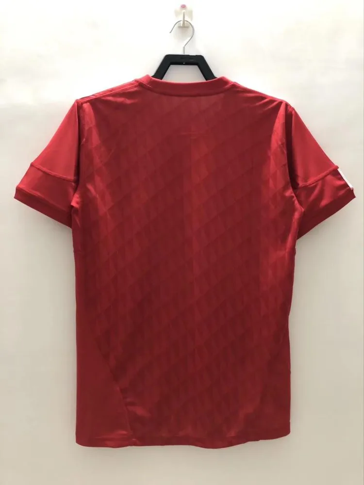 Liverpool 2010/2011 Retro Liverpool Home Football Jersey 2010/2011 — 2
