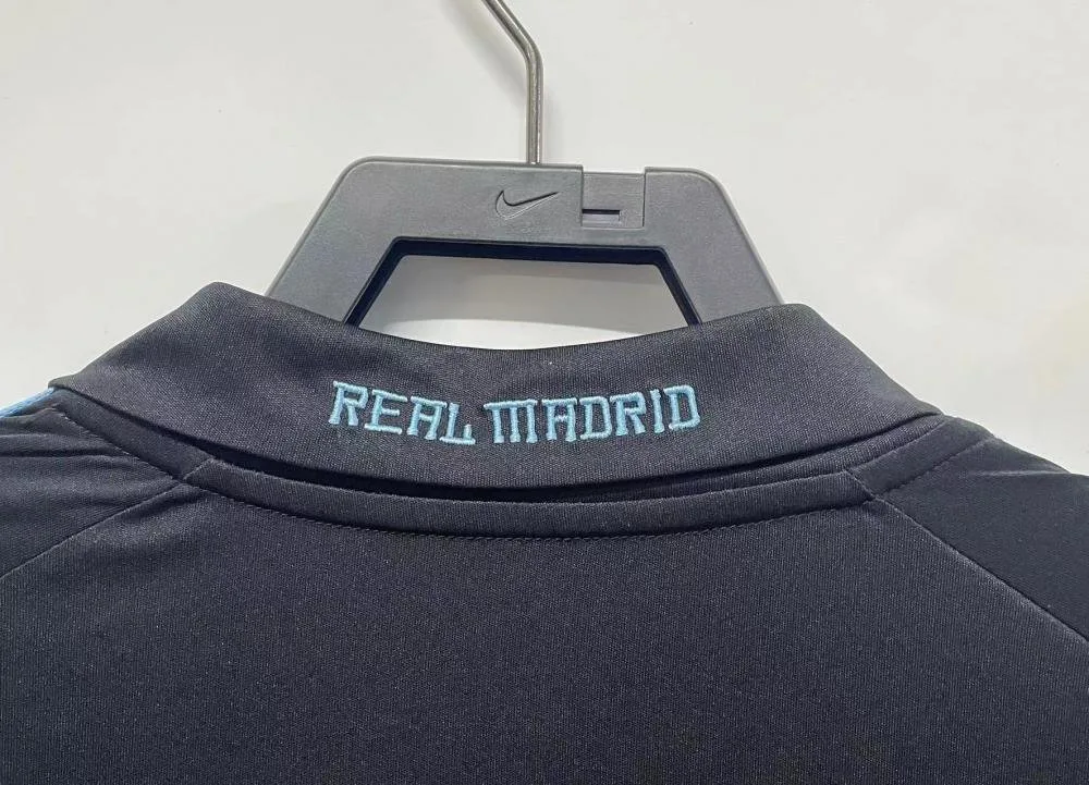 Real Madrid 2009/2010 Retro Real Madrid Away Football Shirt 2009/2010 — 3