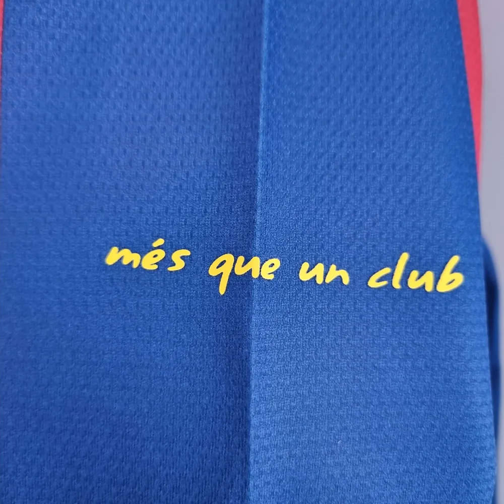 Barcelona 2010/2011 Retro Long Sleeve Barcelona Home Football Shirt 2010/2011 — 10