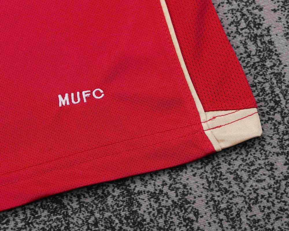 Manchester United 2006-2007 Retro Manchester United Home Football Shirt Kids Size 2006/2007 — 8