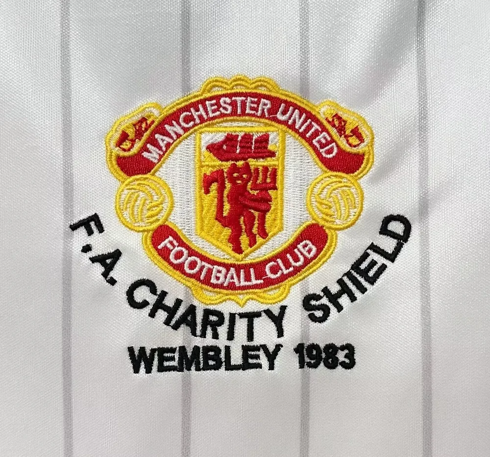 Manchester United 1983/1984 Retro Manchester United Away Football Shirt 1983/1984 — 6