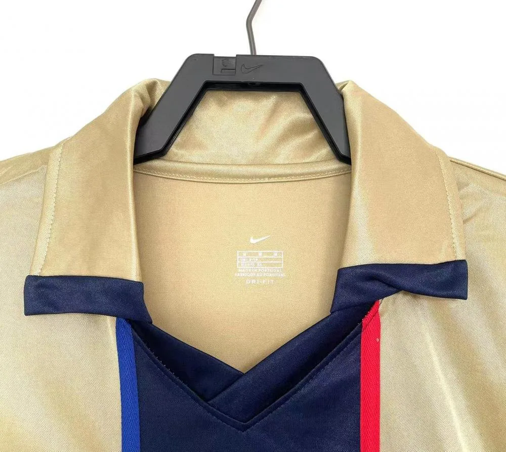 Barcelona 2001/2002 Retro Barcelona Away Football Shirt 2001/2002 — 3