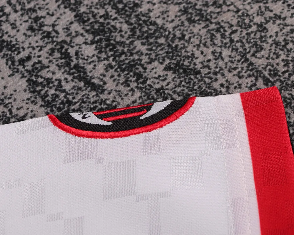 AC Milan 1996-1997 Retro AC Milan Away Football Shirt Kids Size 1996/1997 — 7