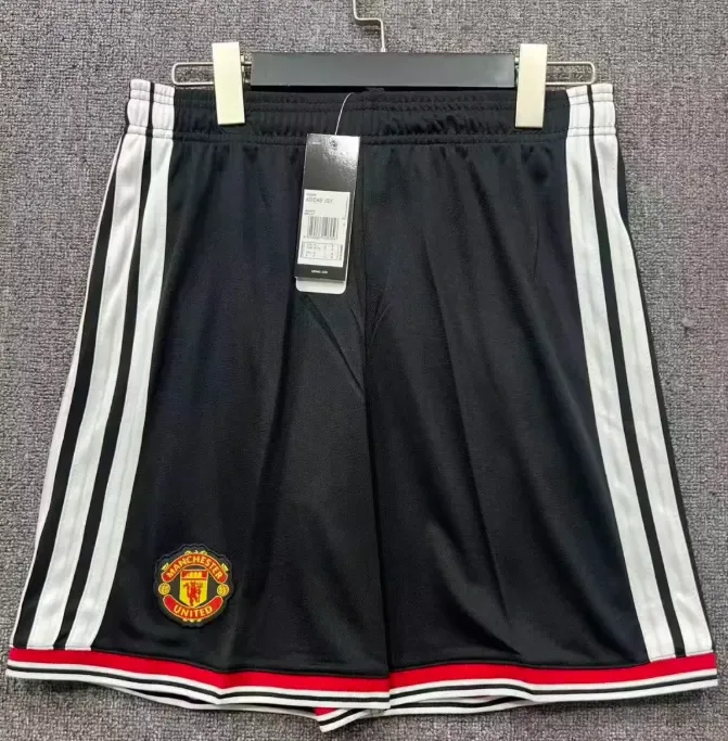 Manchester United 2026/2027 Manchester United Home（Black trousers） Shorts 2026/27