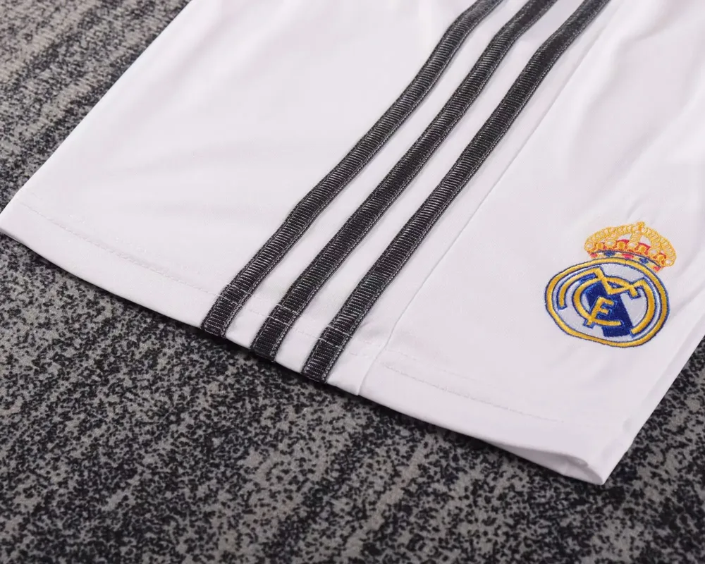 Real Madrid 2013-2014 Retro Real Madrid Home Football Shirt Kids Size 2013/2014 — 8