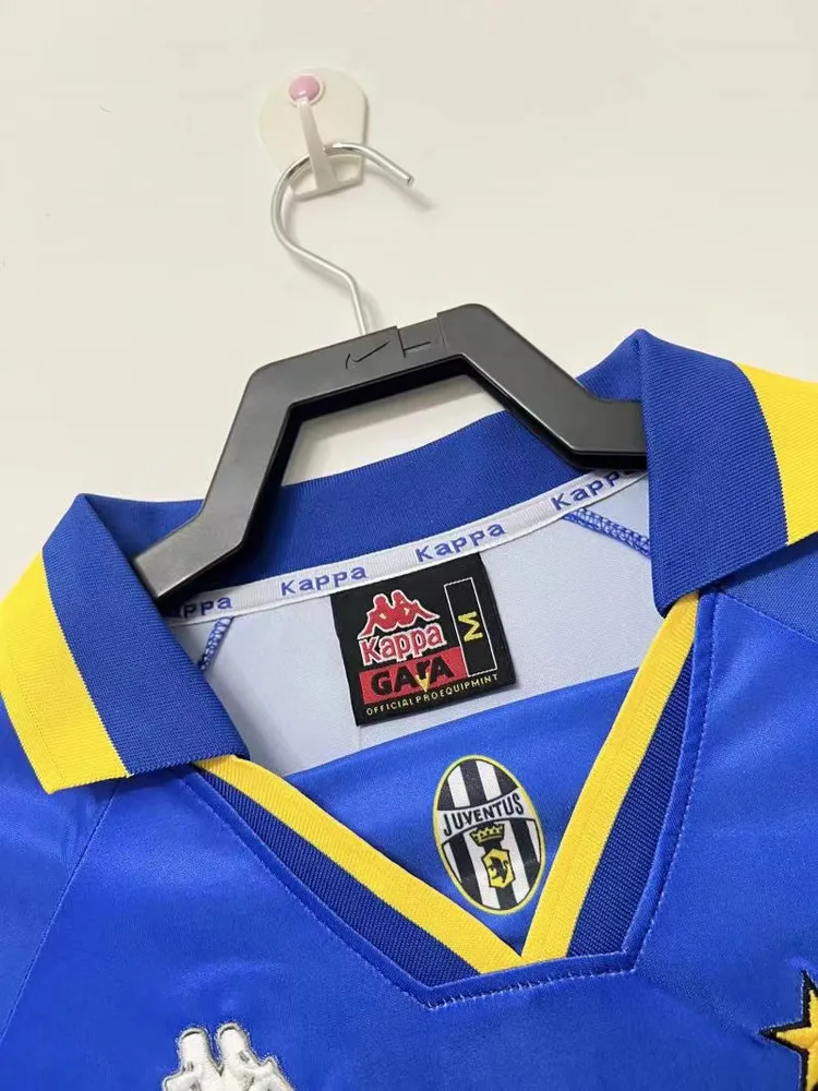 Juventus 1995/1996 Retro Juventus Away Soccer Jersey 1995/1996 — 3