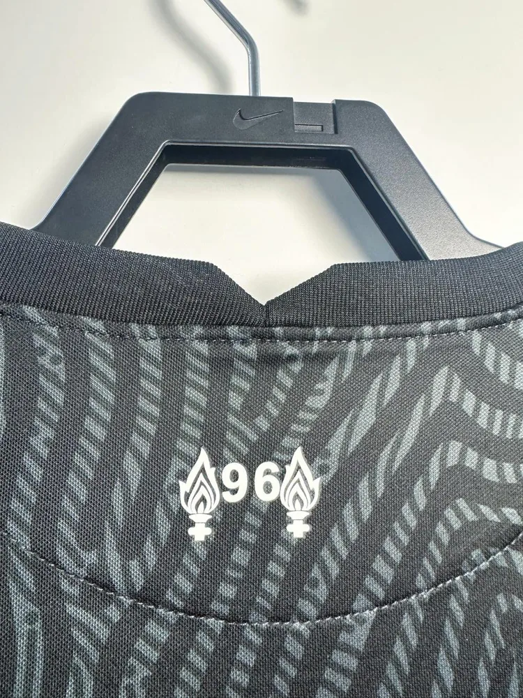 Liverpool 2020/2021 Retro Liverpool Goalkeeper Football Shirt 2020/2021 — 4