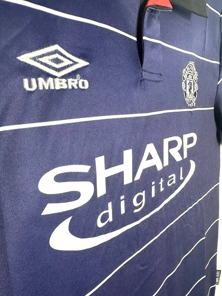 Manchester United 1999/2000 Retro Manchester United Away Football Shirt 1999/2000 — 5