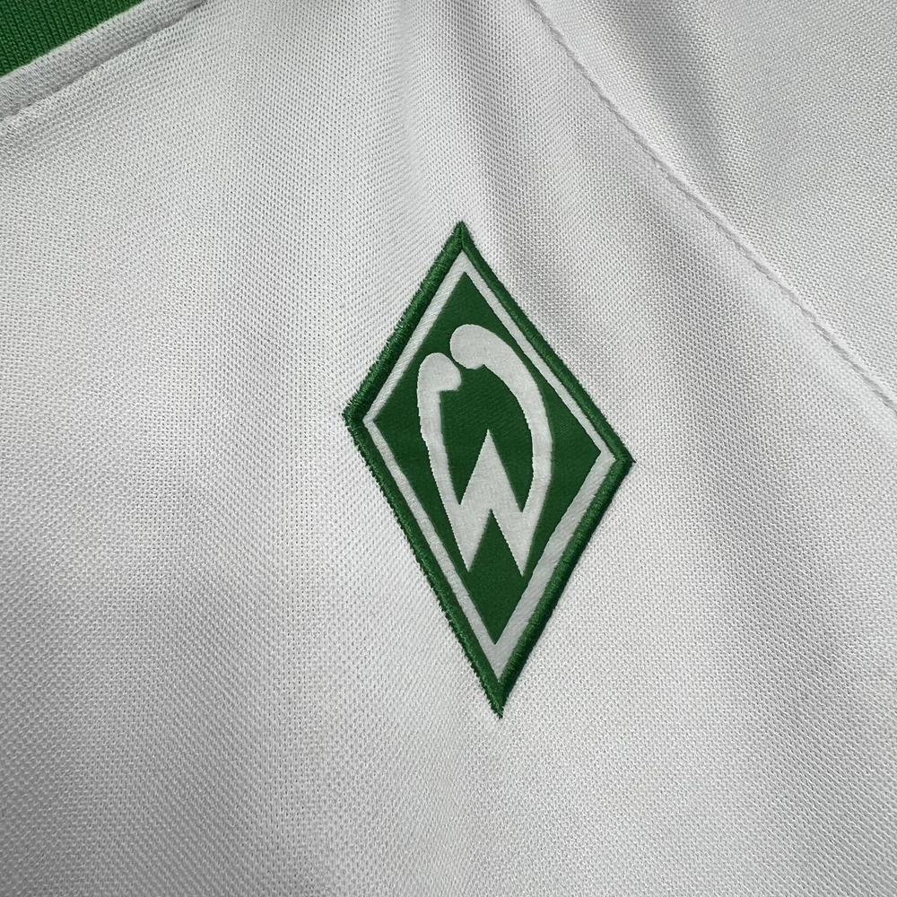 Werder Bremen 2001/2002 Retro Werder Bremen Home Football Shirt 2001/2002 — 6