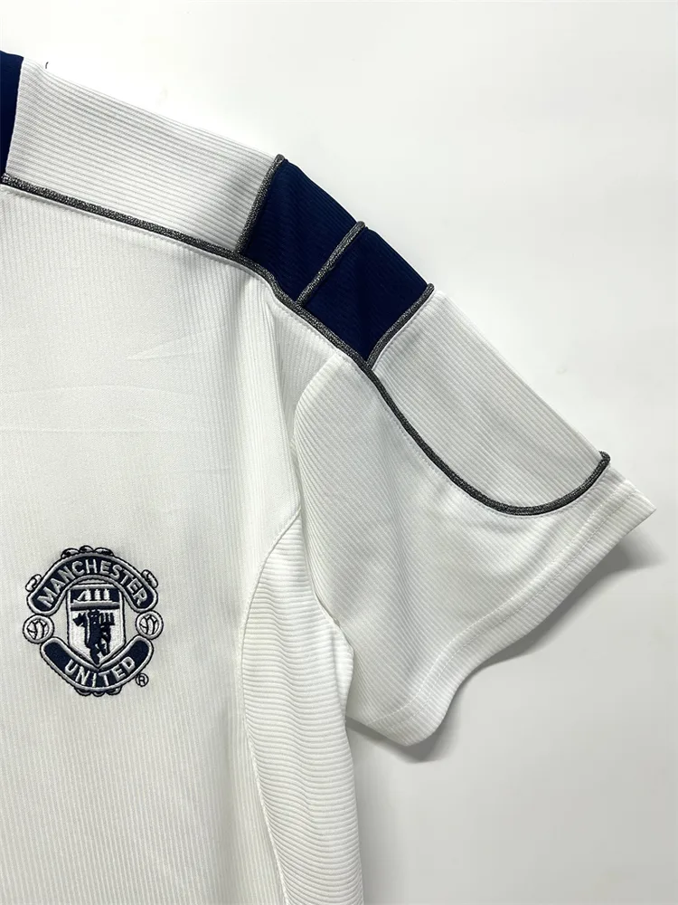 Manchester United 1999/2001 Retro Manchester United Away Football Shirt 1999/2001 — 7