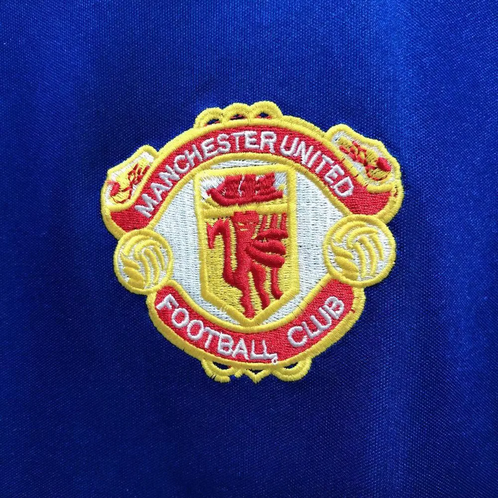 Manchester United 1985 Retro Manchester United Away Football Shirt 1985 — 3