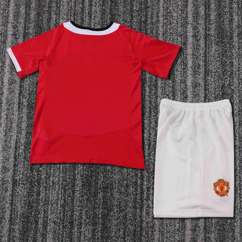Manchester United 2005-2006 Retro Manchester United Home Football Shirt Kids Size 2005/2006 — 2