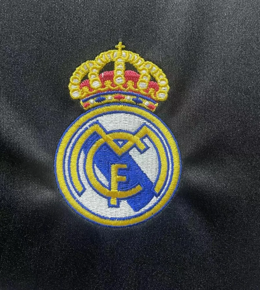 Real Madrid 2009/2010 Retro Real Madrid Away Football Shirt 2009/2010 — 9