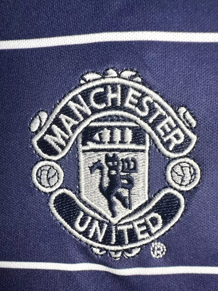Manchester United 1999/2000 Retro Manchester United Away Football Shirt 1999/2000 — 7