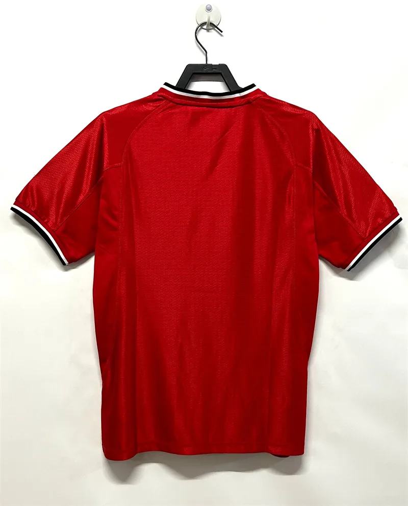 Manchester United 2000/2002 Retro Manchester United Home Football Shirt 2000/2002 — 2
