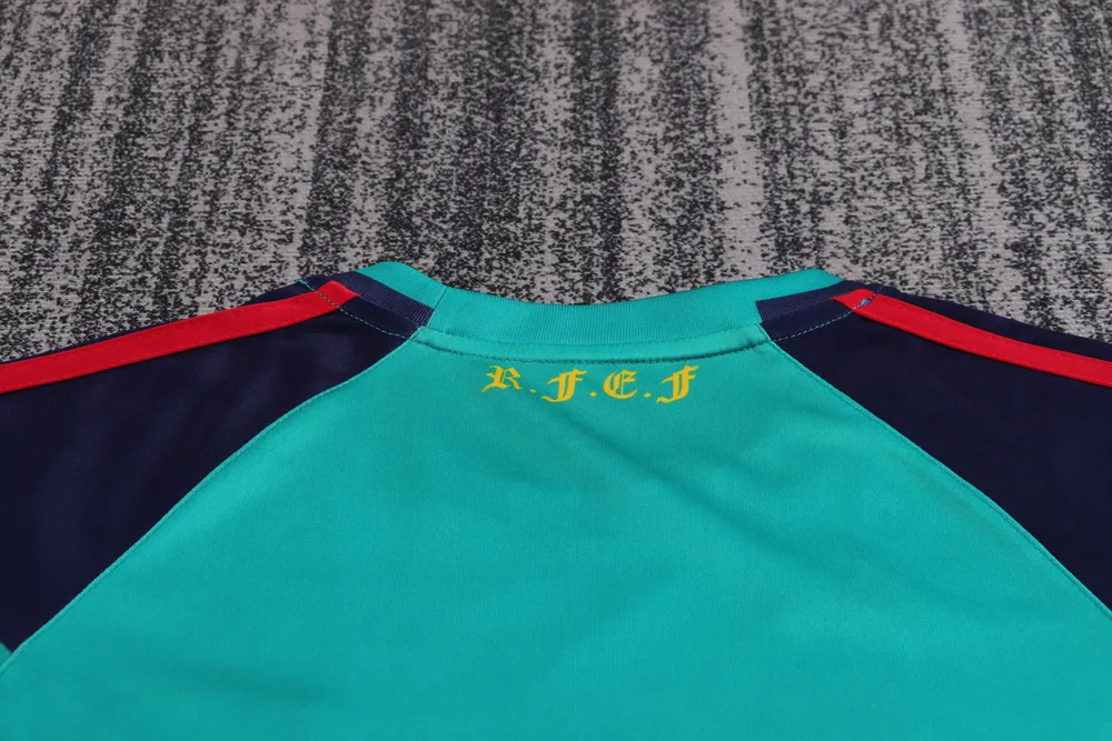 Spain 2010 Retro Spain Goalkeeper Football Shirt Kids Size 2010 — 4