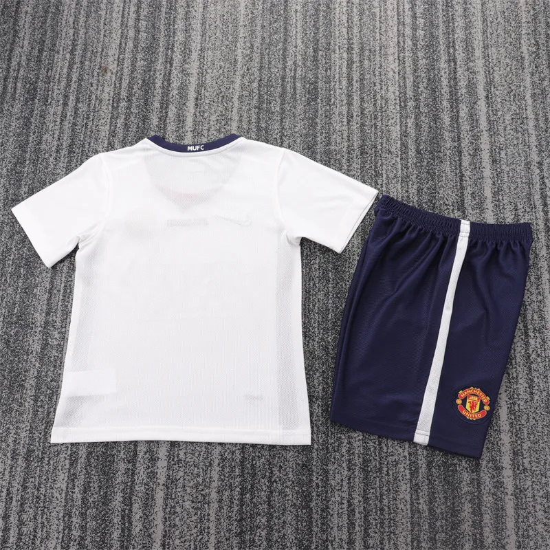 Manchester United 2008/2009 Retro Manchester United Away Football Shirt Kids Size 2008/2009 — 2
