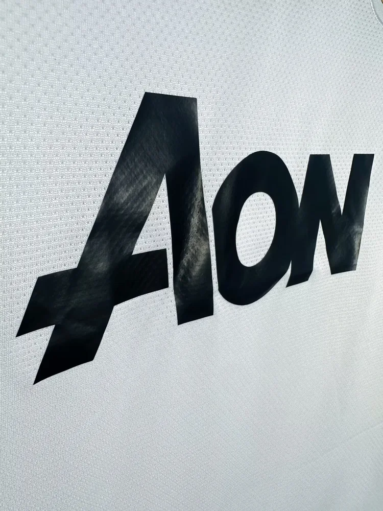 Manchester United 2010/2011 Retro Manchester United Long sleeves Away Football Shirt 2010/2011 — 7