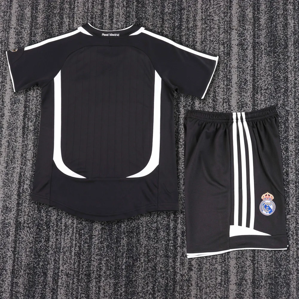 Real Madrid 2006-2007 Retro Real Madrid Third Away Football Shirt Kids Size 2006/2007 — 2