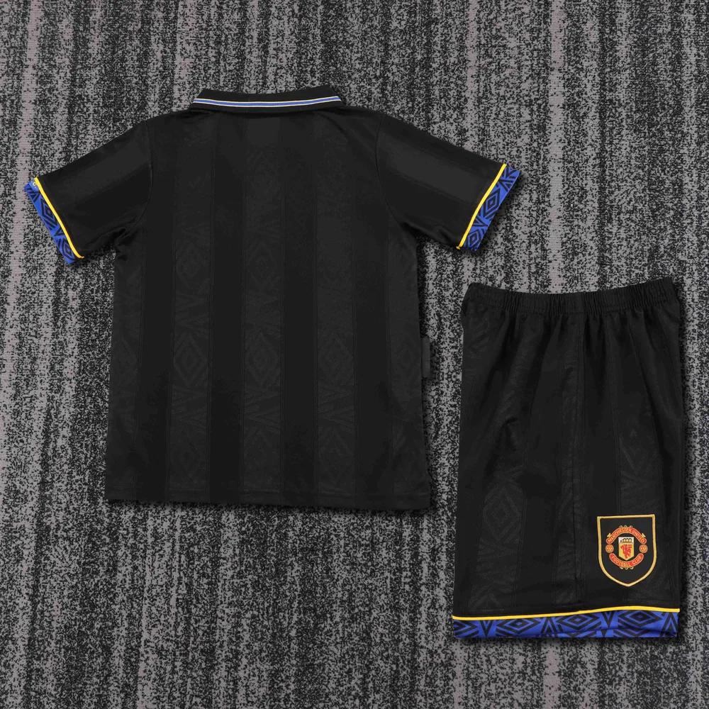 Manchester United 1993-1994 Retro Manchester United Away Football Shirt Kids Size 1993/1994 — 2