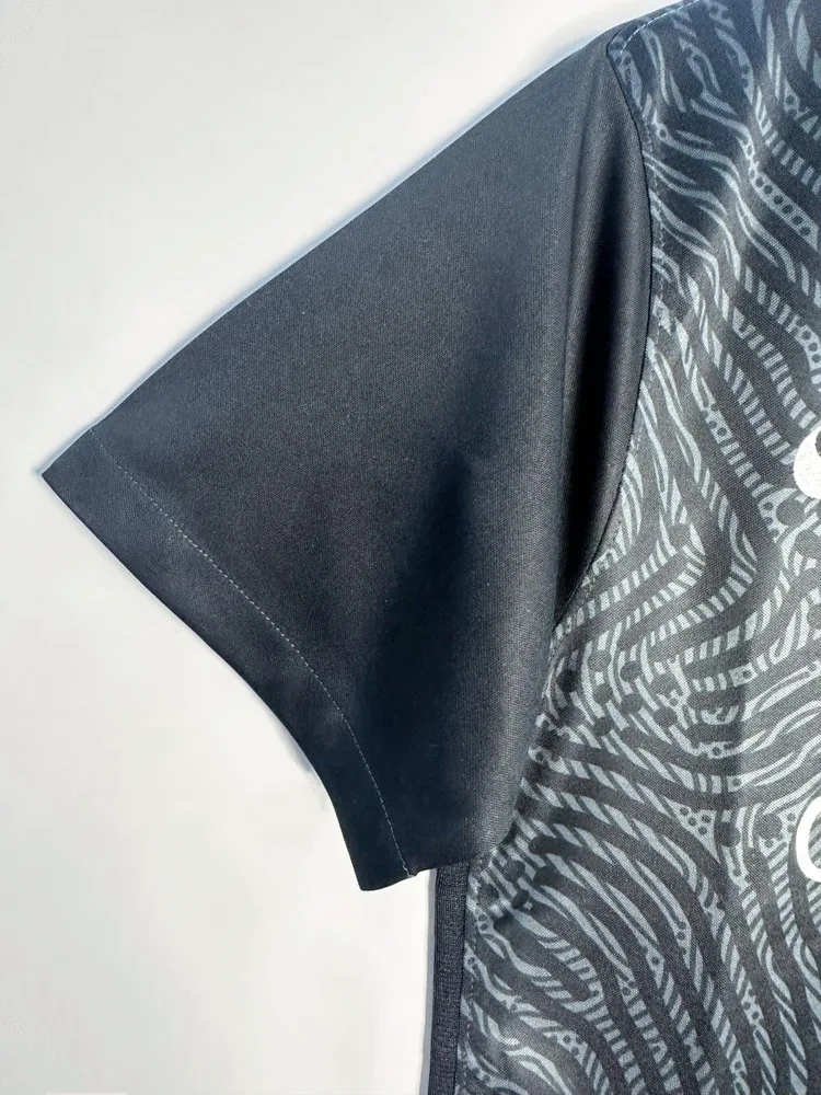 Liverpool 2020/2021 Retro Liverpool Goalkeeper Football Shirt 2020/2021 — 8