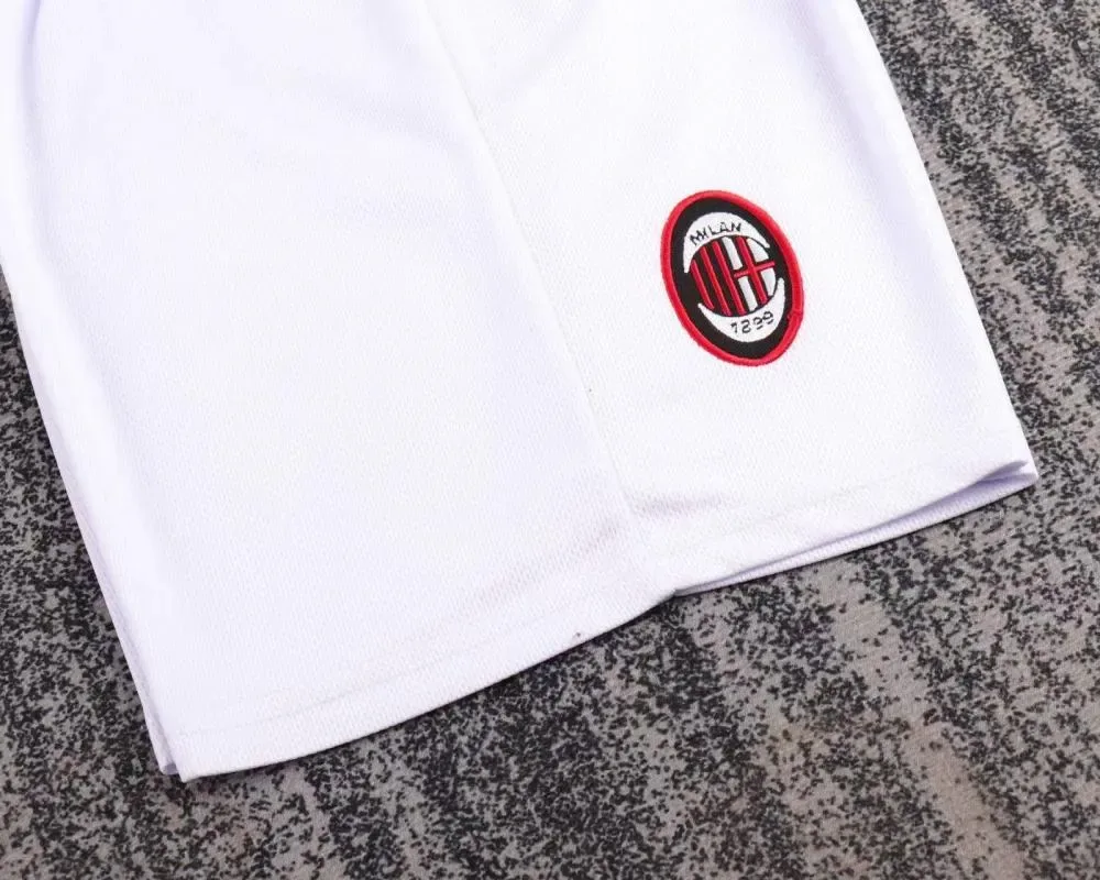 AC Milan 1996-1997 Retro AC Milan Home Football Shirt Kids Size 1996/1997 — 10