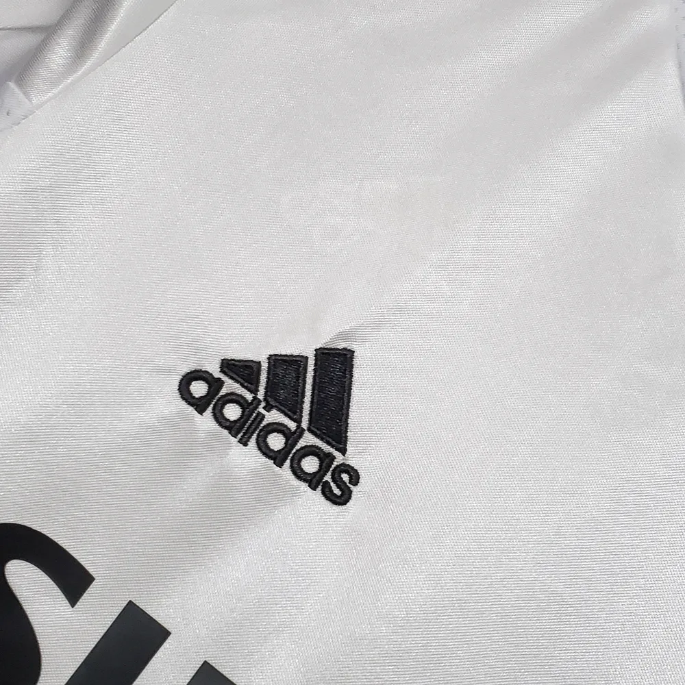 Real Madrid 2004/2005 Retro Real Madrid Local 2004/2005 — 4
