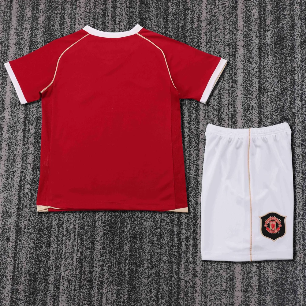 Manchester United 2006-2007 Retro Manchester United Home Football Shirt Kids Size 2006/2007 — 2