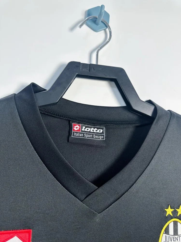 Juventus 2001-2002 Retro Juventus Away Soccer Jersey 2001/2002 — 3