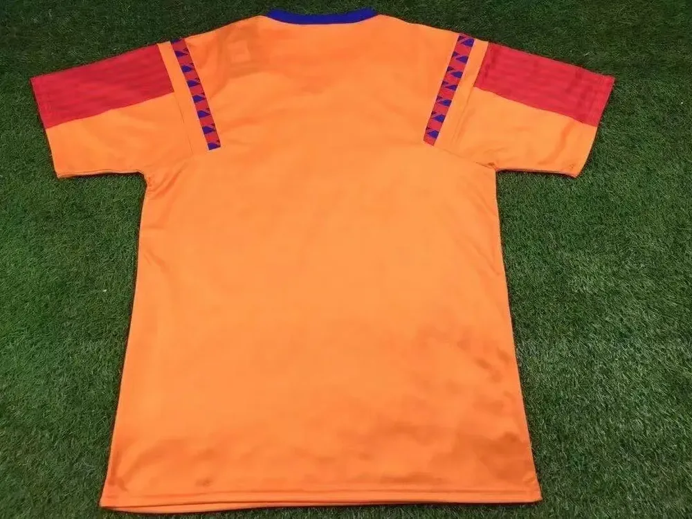 Barcelona 1991/1992 Retro Barcelona Away Football Shirt 1991/1992 — 2