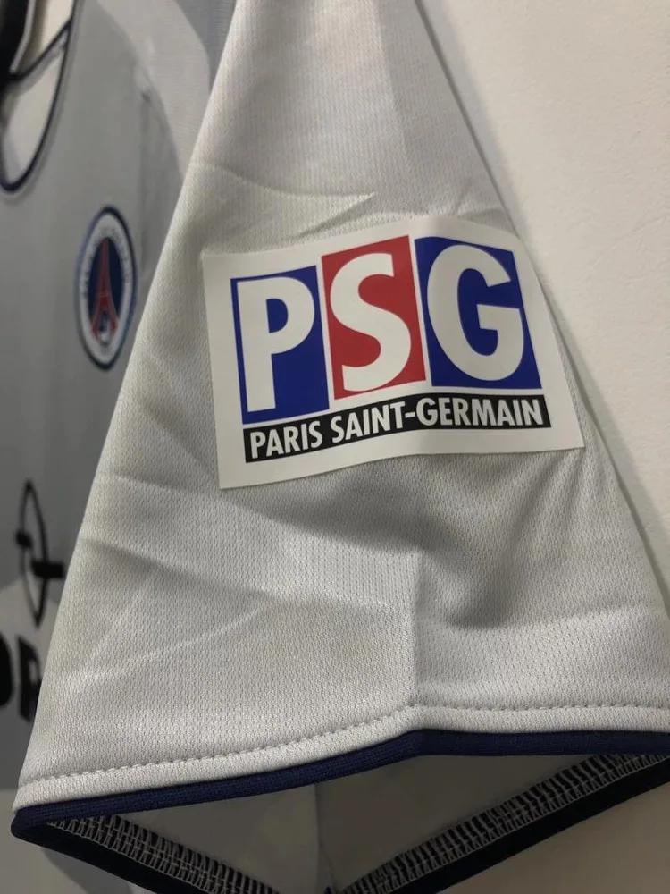 Paris Saint-Germain 2001/2002 Retro Psg Paris Saint-Germain Away Football Shirt 2001/2002 — 7