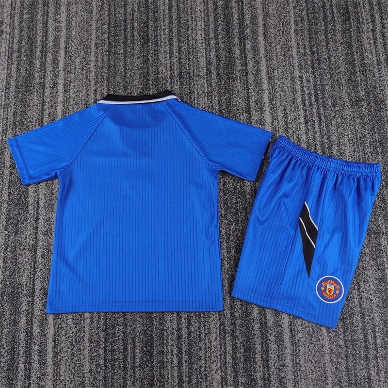Manchester United 1996/1998 Retro Manchester United Third Away Football Shirt Kids Size 1996/1998 — 2