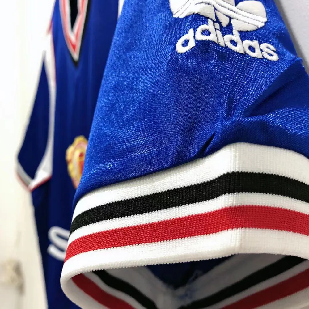Manchester United 1985 Retro Manchester United Away Football Shirt 1985 — 7